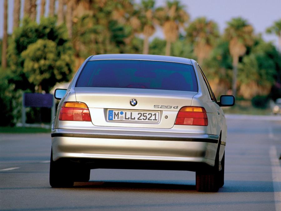  BMW 520d Sedan 2000 года  (фото 2 из 6)